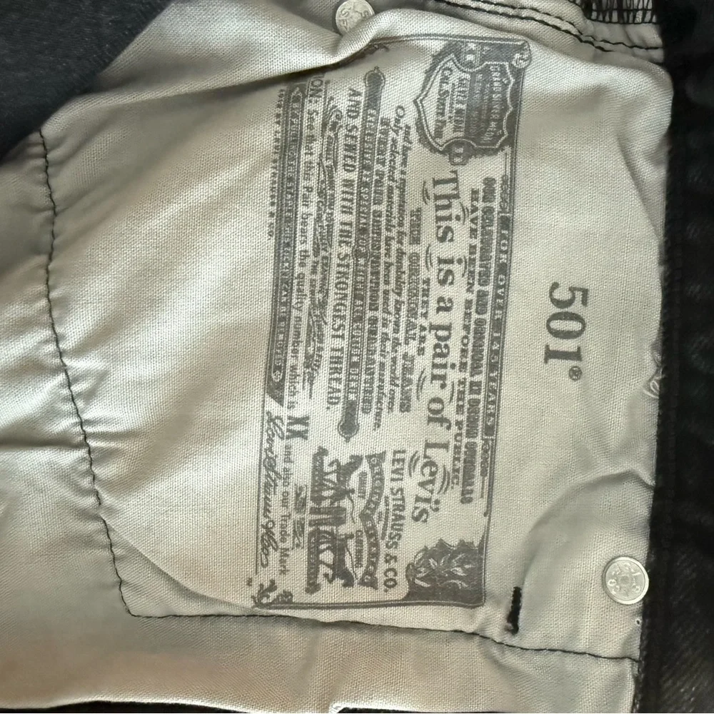 Levi's 501 Black Jean Shorts for Women Raw Hem 29 - Picture 4 of 6